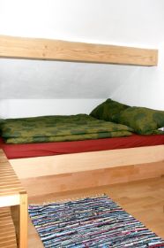 kleines Schlafzimmer.jpg